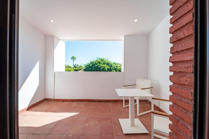Image No.36-4 Bed Property for sale