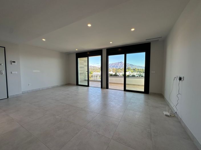 Image No.16-3 Bed Flat for sale