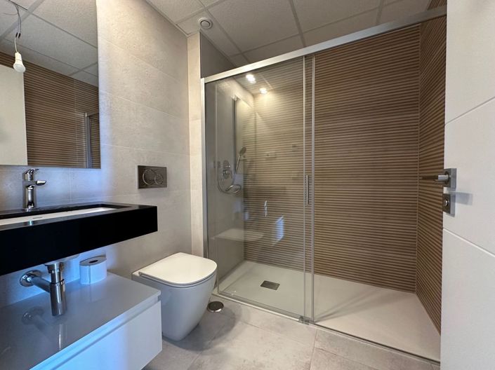 Image No.19-3 Bed Flat for sale