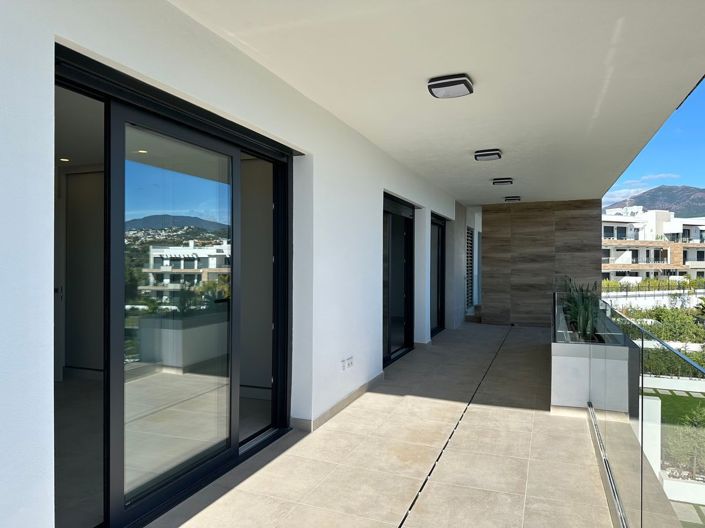 Image No.25-3 Bed Flat for sale