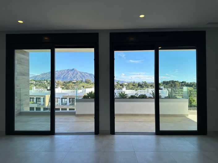 Image No.27-3 Bed Flat for sale