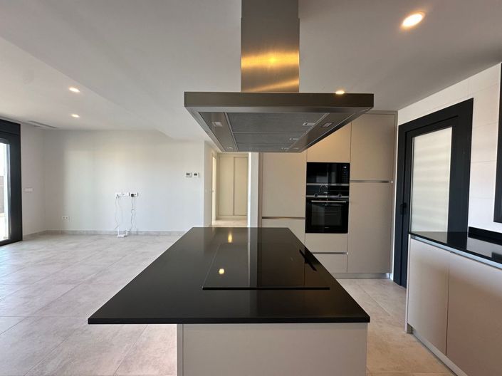 Image No.3-3 Bed Flat for sale