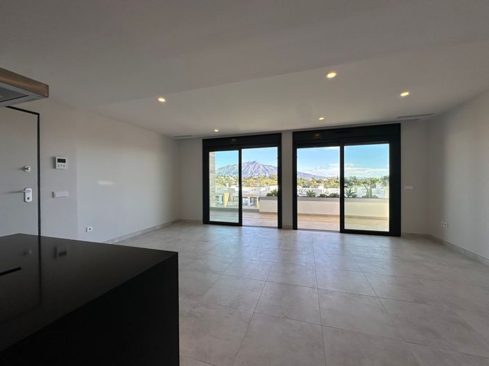 Image No.33-3 Bed Flat for sale
