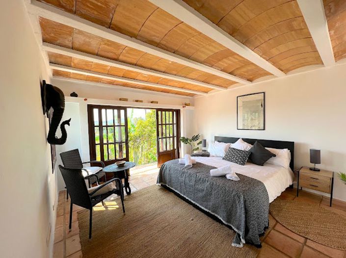 Image No.10-8 Bed Villa for sale