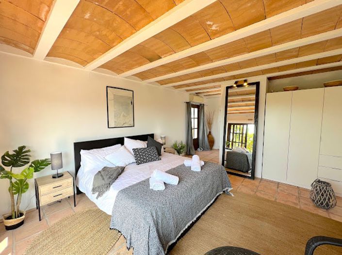 Image No.11-8 Bed Villa for sale