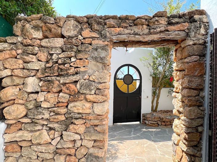 Image No.16-8 Bed Villa for sale