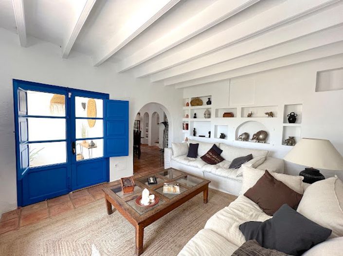 Image No.25-8 Bed Villa for sale