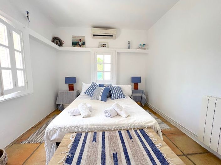 Image No.29-8 Bed Villa for sale