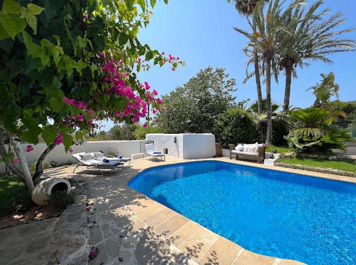 Image No.39-8 Bed Villa for sale