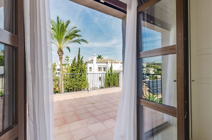 Image No.35-4 Bed Villa for sale