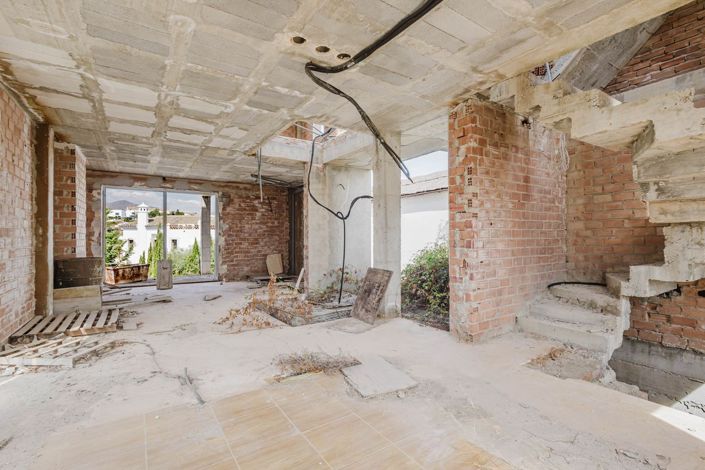 Image No.48-4 Bed Villa for sale