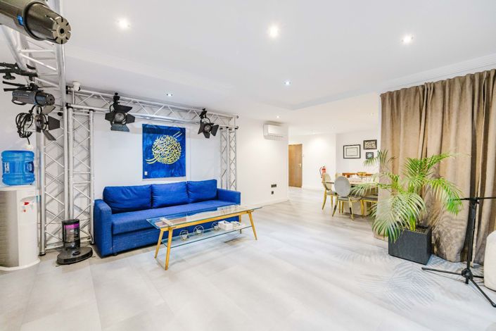 Image No.17-5 Bed Flat for sale