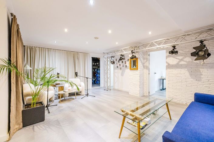 Image No.19-5 Bed Flat for sale