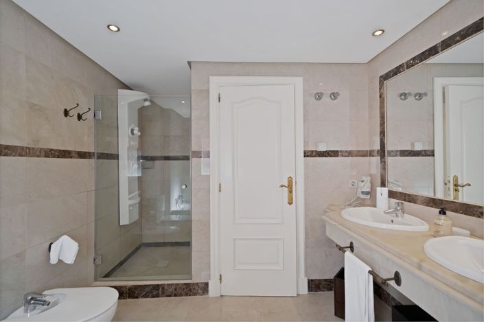 Image No.23-2 Bed Flat for sale