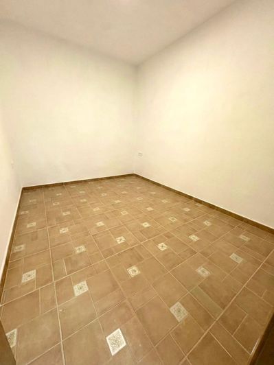 Image No.14-3 Bed Property for sale