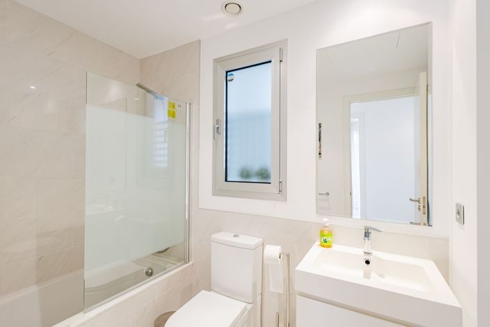 Image No.12-3 Bed Flat for sale