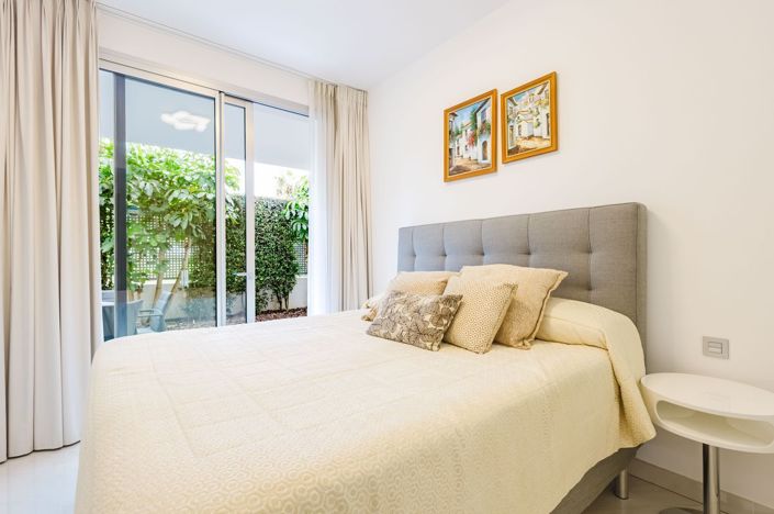Image No.17-3 Bed Flat for sale