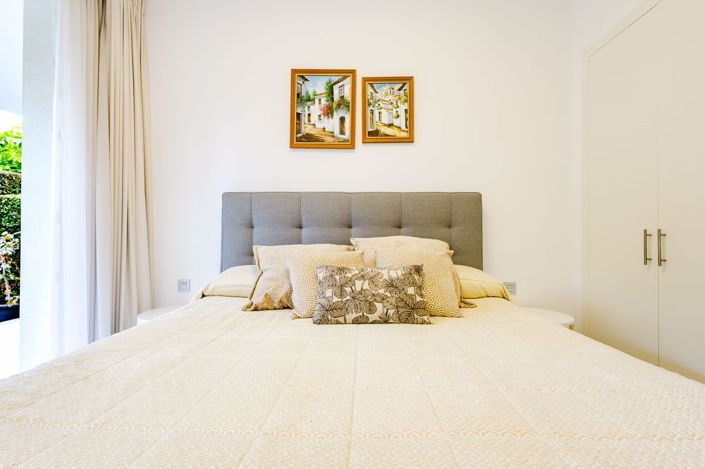 Image No.19-3 Bed Flat for sale