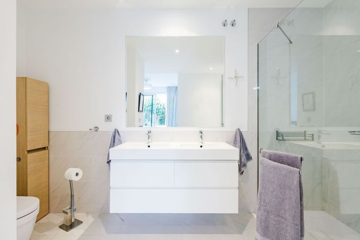 Image No.20-3 Bed Flat for sale