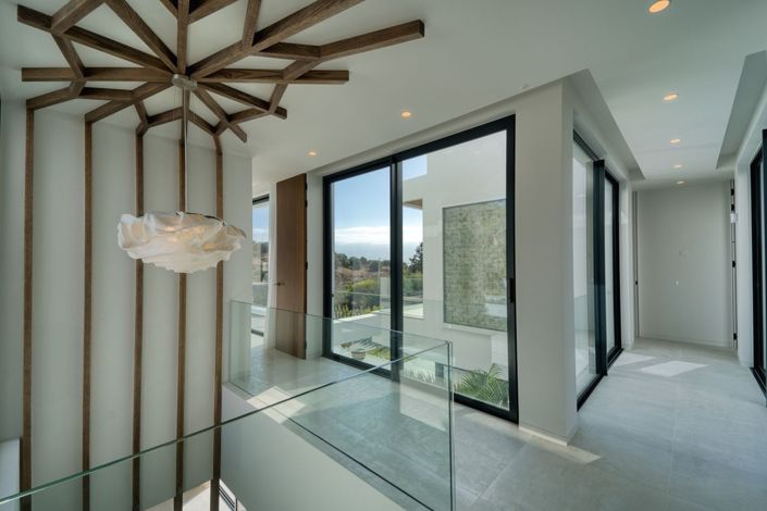 Image No.37-6 Bed Property for sale