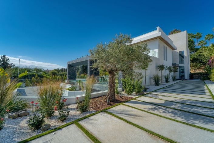 Image No.38-6 Bed Property for sale