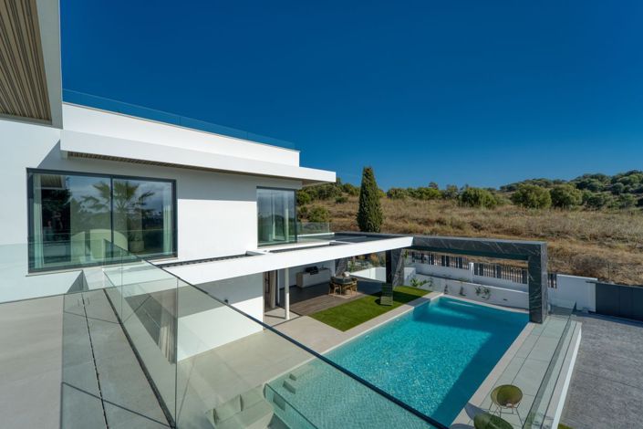Image No.45-6 Bed Property for sale