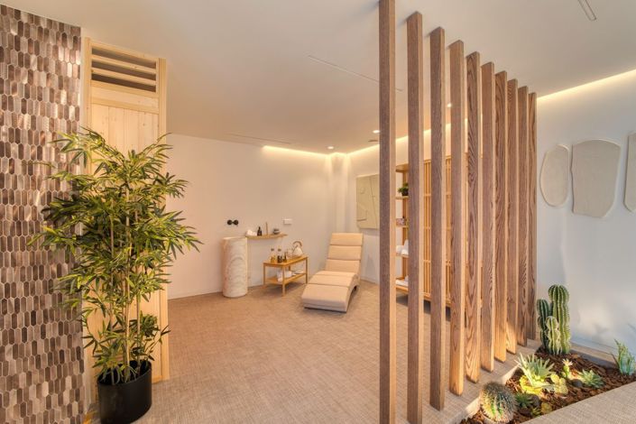 Image No.8-6 Bed Property for sale