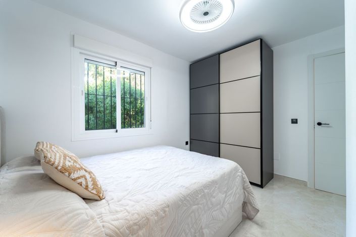 Image No.10-2 Bed Flat for sale