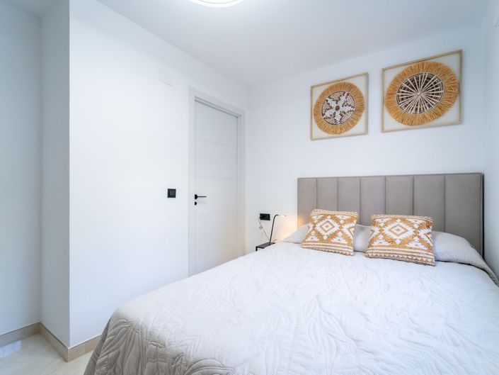 Image No.11-2 Bed Flat for sale