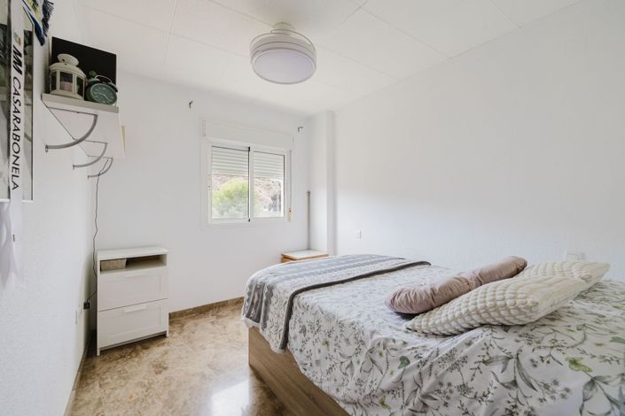 Image No.15-3 Bed Flat for sale