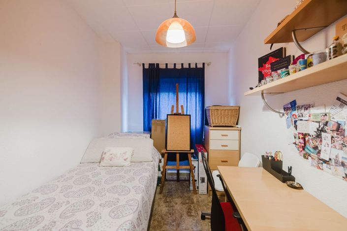 Image No.24-3 Bed Flat for sale
