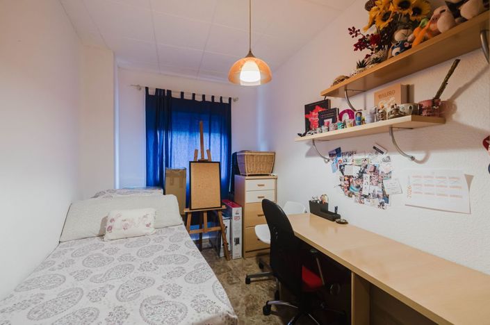 Image No.25-3 Bed Flat for sale