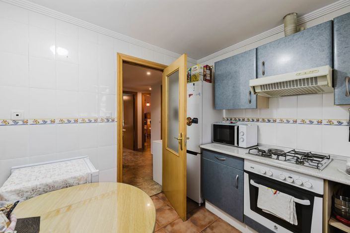 Image No.13-3 Bed Flat for sale