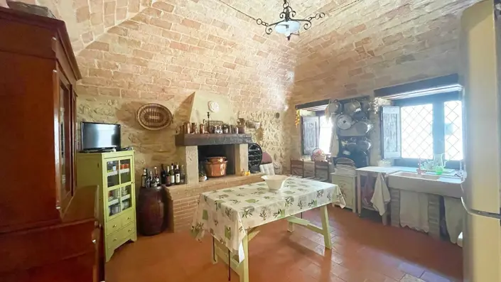 Image No.20-3 Bed Country Property for sale