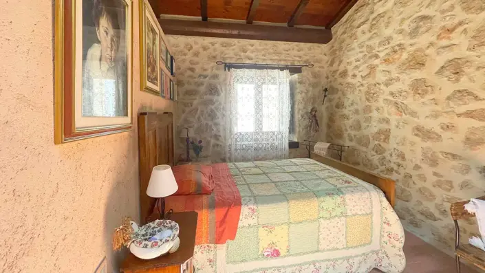 Image No.28-3 Bed Country Property for sale