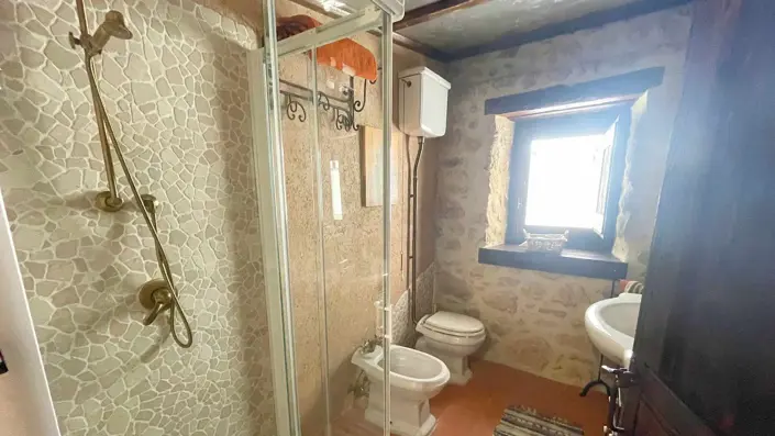 Image No.30-3 Bed Country Property for sale