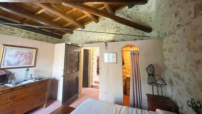 Image No.33-3 Bed Country Property for sale