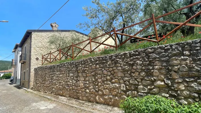 Image No.40-3 Bed Country Property for sale