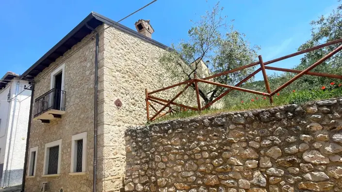 Image No.41-3 Bed Country Property for sale