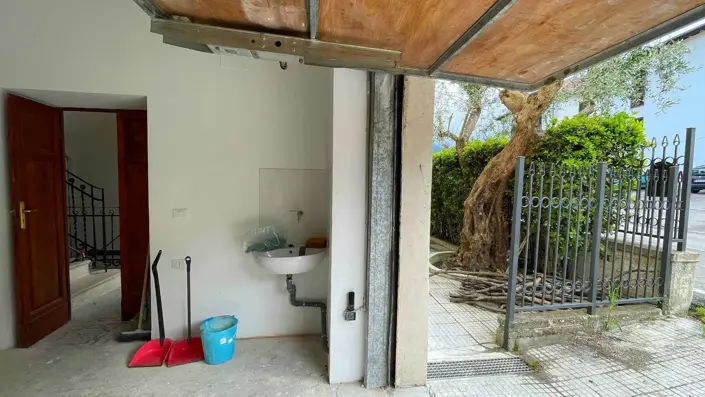 Image No.12-10 Bed Villa for sale