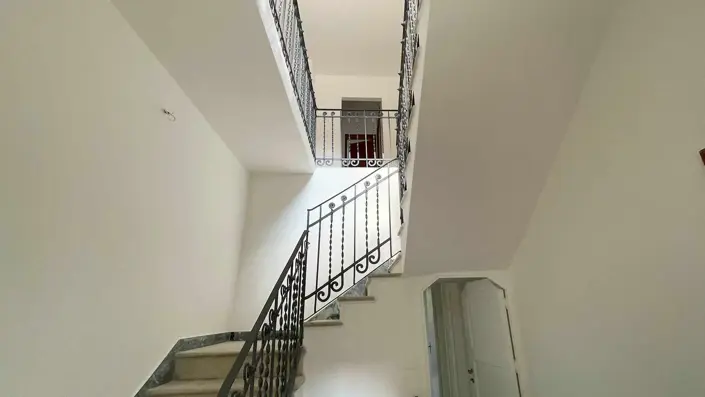 Image No.14-10 Bed Villa for sale
