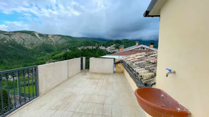 Image No.33-10 Bed Villa for sale