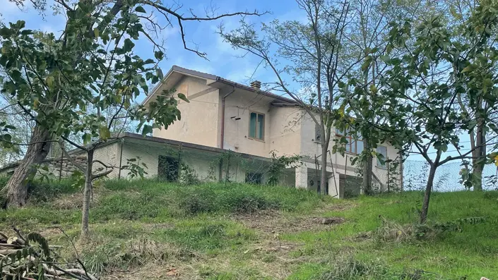Image No.29-3 Bed Country Property for sale