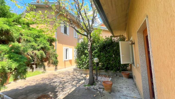 Image No.53-5 Bed Villa for sale