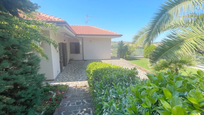Image No.19-2 Bed Villa for sale