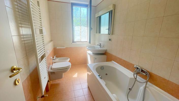 Image No.33-2 Bed Villa for sale