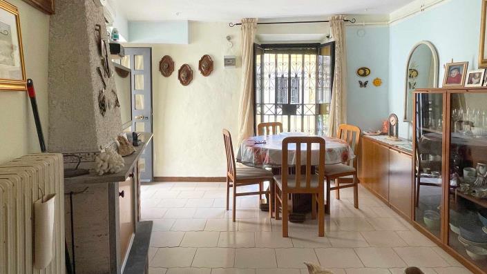 Image No.17-2 Bed Townhouse for sale