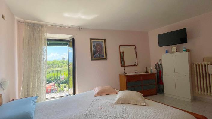 Image No.4-2 Bed Townhouse for sale