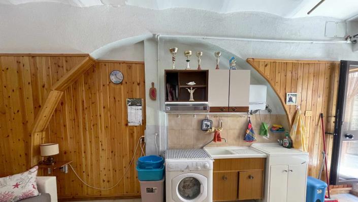 Image No.37-2 Bed Townhouse for sale