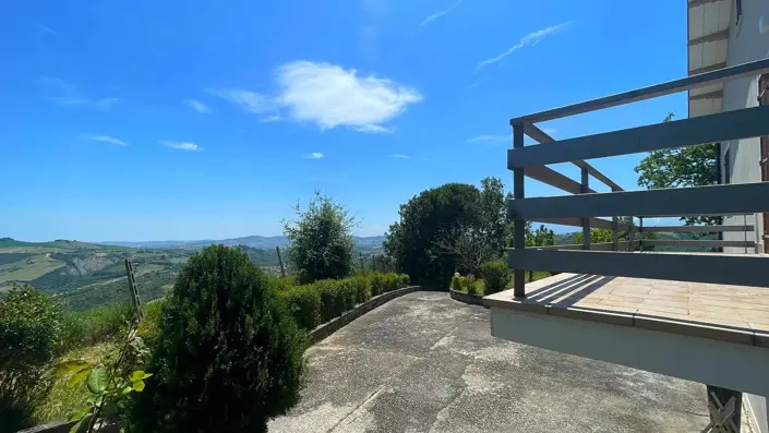 Image No.10-3 Bed Villa for sale